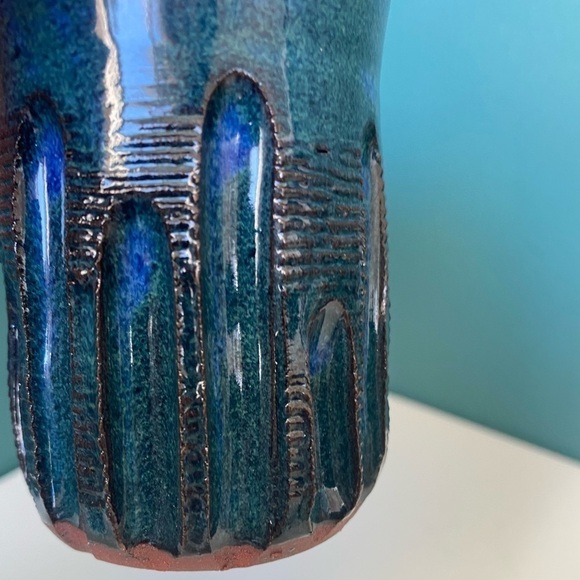 Handmade Wheel Thrown Ceramic Pottery Mug with Brilliant Blue Glaze, Great shape - Picture 6 of 11